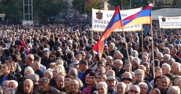 Армянская оппозиция проведет митинг против Саргсяна